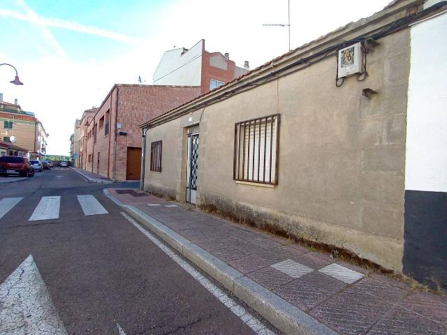 Casa adosada en Venta en Santa Marta de Tormes