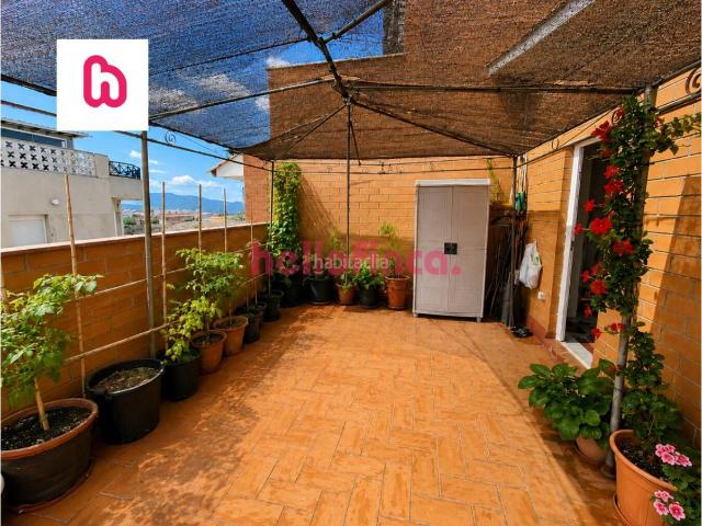 Casa adosada en venta en Santa Perpètua de Mogoda. Magnífica casa adosada con parking, terraza y patio en Vista Alegre Santa Perpètua de Mogoda. Casas adosadas Santa Perpètua de.