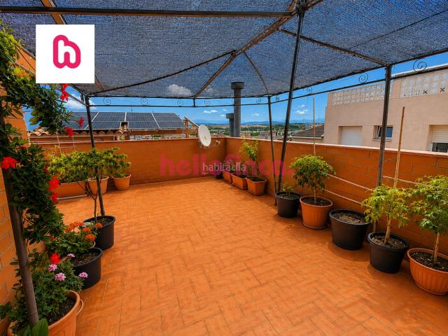 Casa adosada en venta en Santa Perpètua de Mogoda. Magnífica casa adosada con parking, terraza y patio en Vista Alegre Santa Perpètua de Mogoda. Casas adosadas Santa Perpètua de.