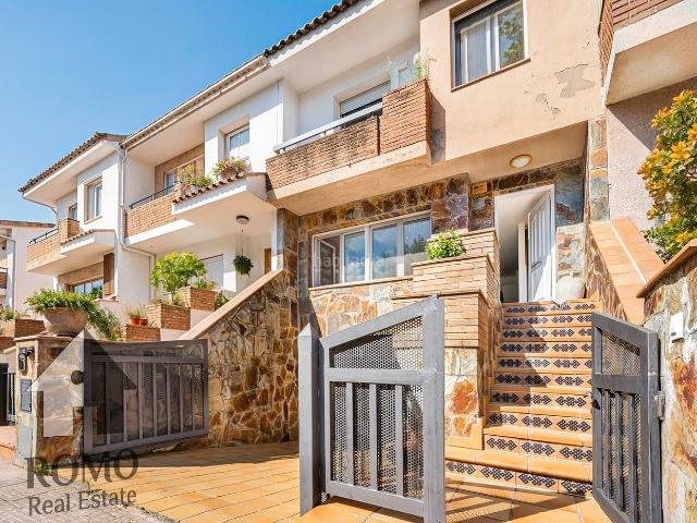 Casa adosada en venta en Santa Perpètua de Mogoda. ATRACTION. Casas adosadas Santa Perpètua de.