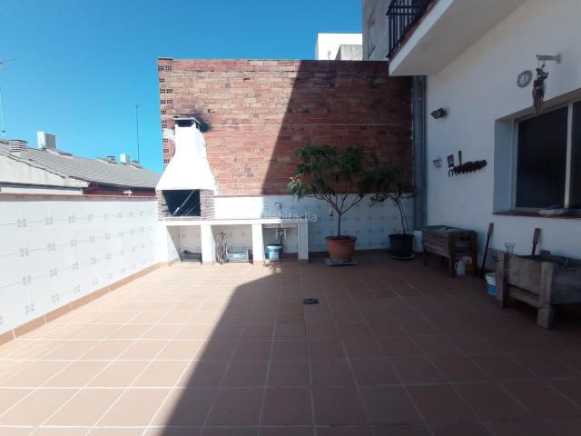 Casa adosada en venta en Santa Perpètua de Mogoda. Espectacular casa adosada unifamiliar de 358 m² en Santa Perpètua de Mogoda. Casas adosadas Santa Perpètua de.