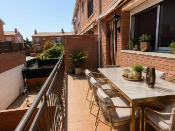 Casa adosada en Venta en Santa Perpètua de Mogoda