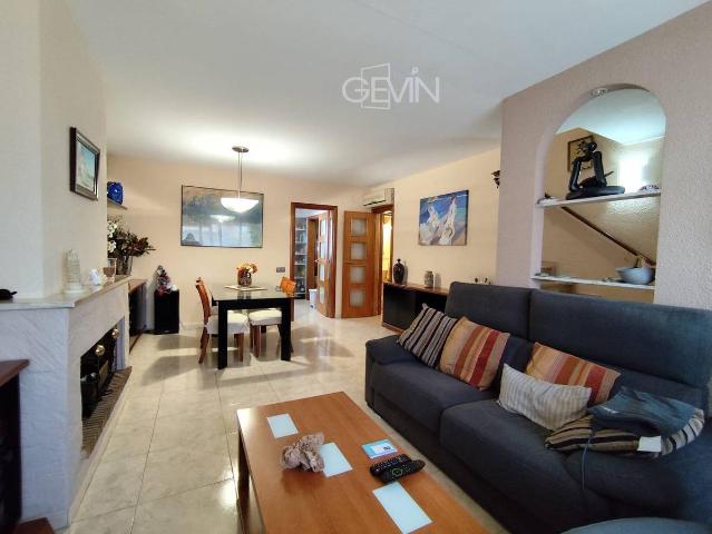Casa chalet en Venta en Santa Perpètua de Mogoda