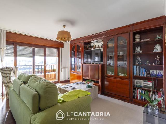Casa adosada en venta en Santander, Valdenoja. Chalet en Valdenoja. Casas adosadas.