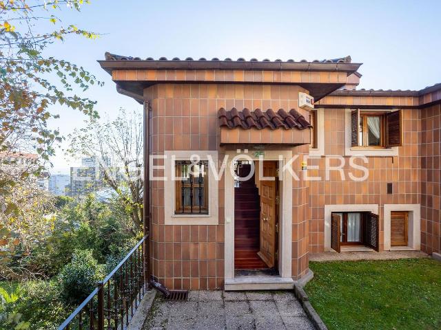 Casa adosada en venta en Santander, Valdenoja. Excepcional vivienda pareada en Valdenoja. Casas adosadas.