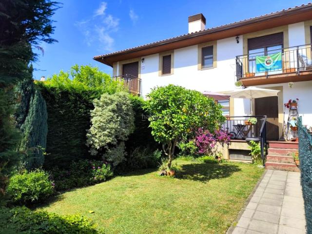 Casa adosada en venta en Santiurde de Toranzo. Chalet adosado en el valle de Toranzo. Casas adosadas Santiurde de.