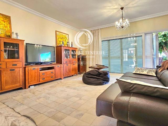 Casa adosada en venta en Santiago del Teide, Puerto de Santiago. Adosado con Jardín, Terraza y Vista al Océano Atlántico. Casas adosadas Santiago del.