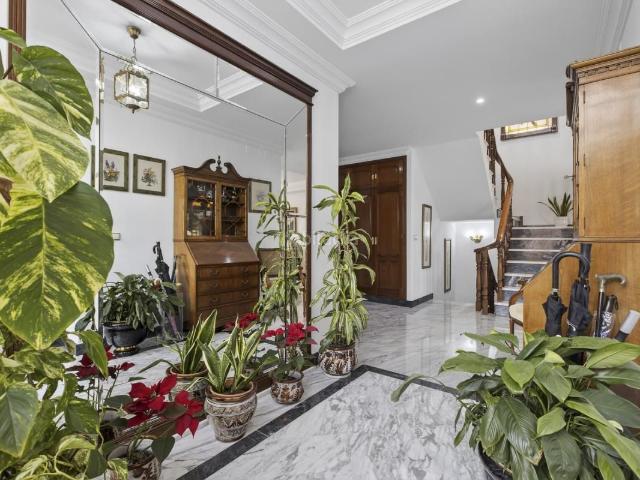 Casa adosada en venta en Santiponce. Casas adosadas.