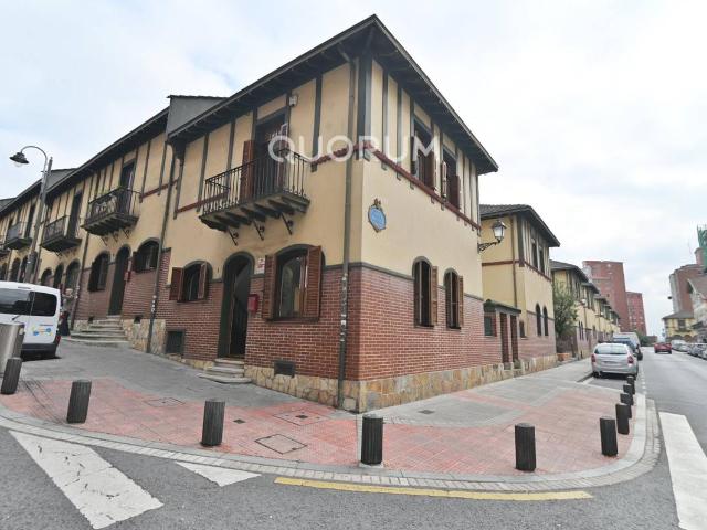 Casa adosada en Venta en Santutxu Basarrate