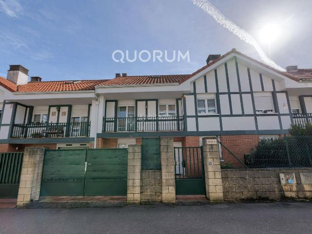 Casa adosada en venta en Santurtzi, Villar San Juan La Magdalena. Se Vende Precioso Adosado Ubicado En La Magdalena Con Txoko. Casas adosadas.