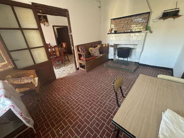 Casa adosada en venta en Sarroca de Lleida, de 120 m² 3 habitaciones por 90.000