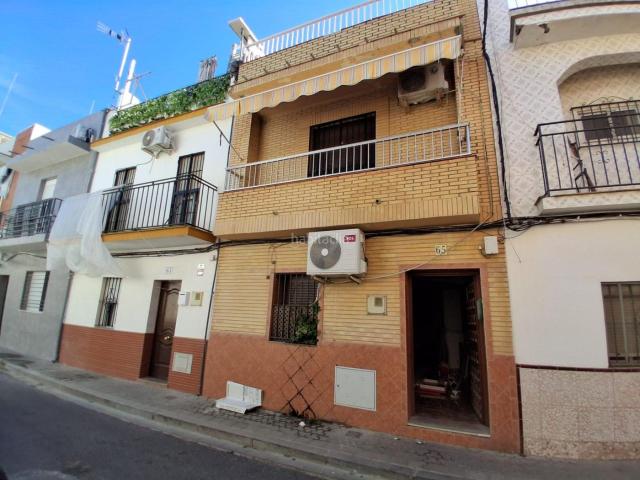 Casa adosada en venta en Sevilla, Torreblanca. VENTA DE CASA ADOSADA EN ZONA DE LOS CAÑOS SEVILLA. Casas adosadas.