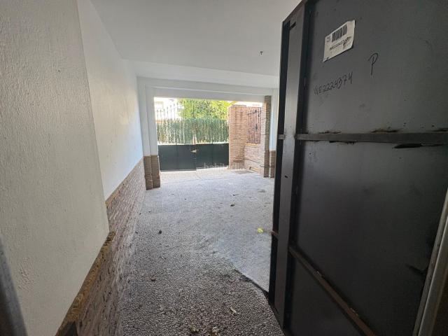 Casa adosada en venta en Sevilla, Colores Entreparques. ¡Gran Oportunidad en Sevilla Este! Magnífico Chalet Adosado junto a Avda. de las Ciencias. Casas adosadas.