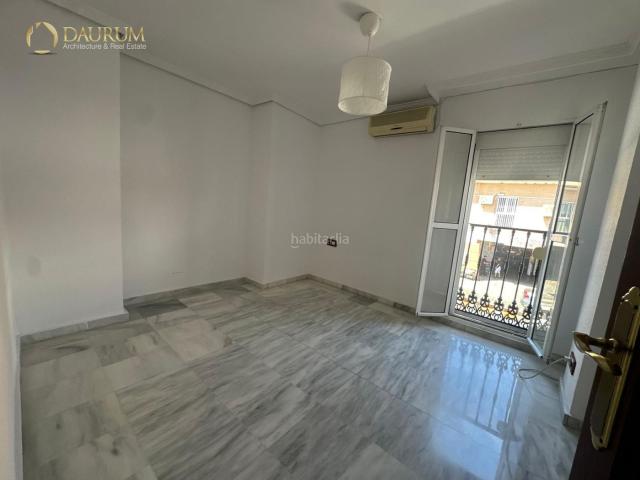 Casa adosada en venta en Sevilla, Colores Entreparques. ESPECTACULAR CASA DE 5 DORMITORIOS EN SEVILLA ESTE. Casas adosadas.