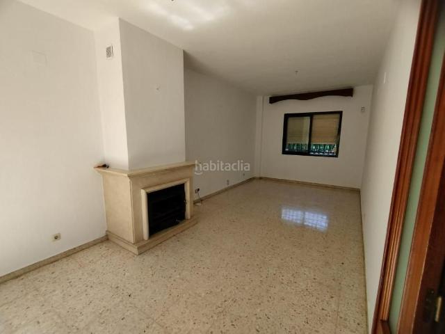 Casa adosada en venta en Sevilla, Colores Entreparques. Oportunidad casa unifamiliar en Sevilla Este. Casas adosadas.
