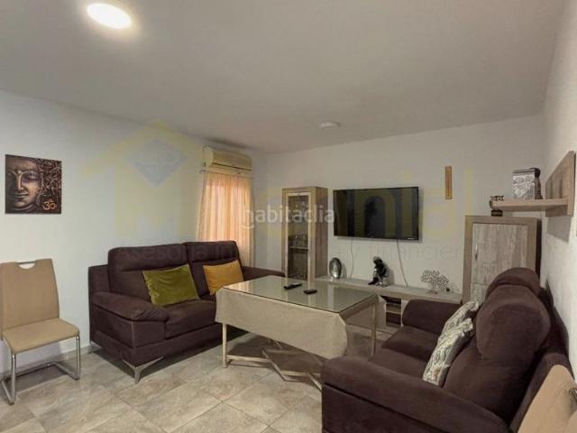 Casa adosada en venta en Sevilla, La Plata. Casa en venta en Su Eminencia próxima a parada de Metro Cocheras. Casas adosadas.