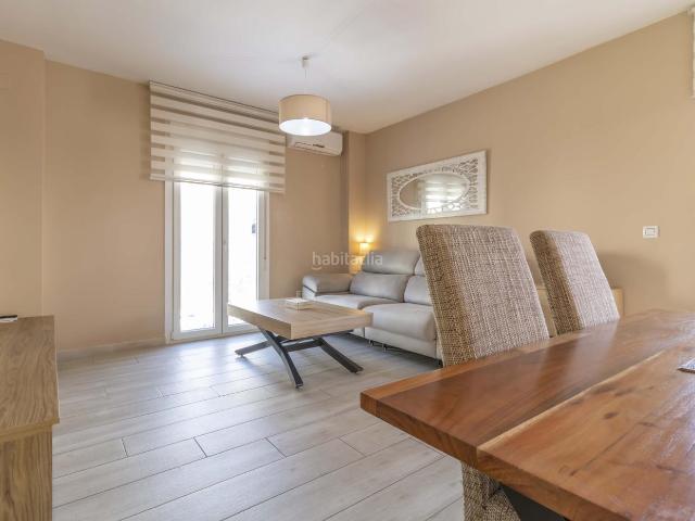 Casa adosada en venta en Sevilla, Palmete. CASA EN PLANTA ALTA CON PATIO Y AZOTEA A LA VENTA EN LA NEGRILLA. Casas adosadas.
