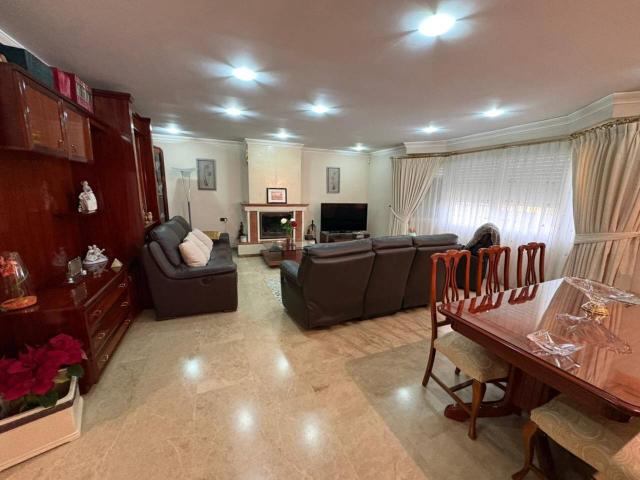 Casa adosada en venta en Sedaví