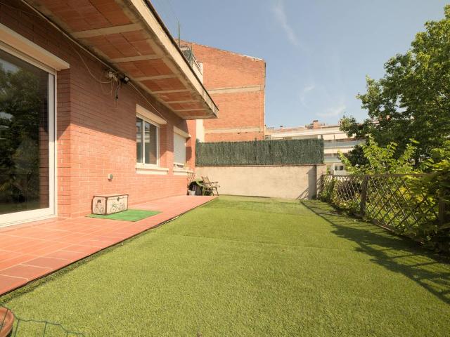 Casa adosada en Venta en Segle XX