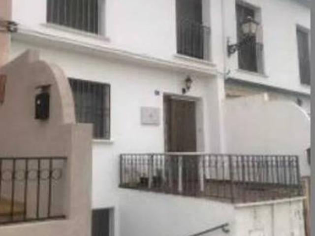 Casa adosada en Venta en Segura de la Sierra