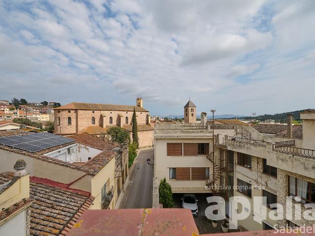 Casa adosada en venta en Sentmenat. CASA CANTONERA A PROP ESGLESIA. Casas adosadas.