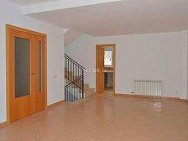 Casa adosada en venta en Sentmenat. CASA EN SENTMENAT. Casas adosadas.