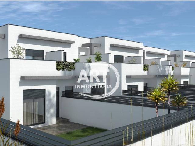 Casa adosada en Venta en Serra