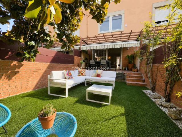 Casa adosada en Venta en Serraparera