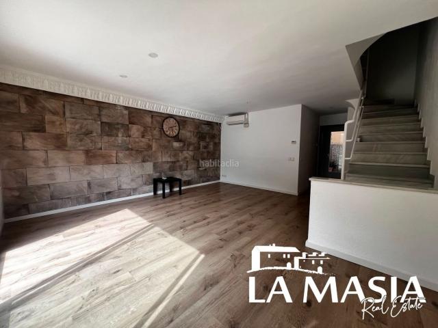 Casa adosada en venta en Sitges, Les Botigues de Sitges Costa Dorada. Amplio chalet adosado con zona comunitaria. Casas adosadas.