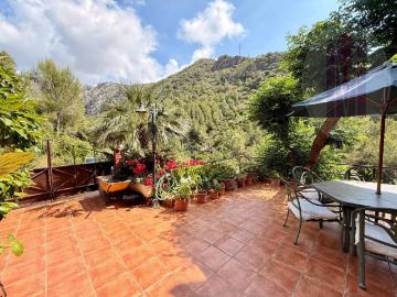 Casa adosada en venta en Sitges, Les Botigues de Sitges Costa Dorada. Venta de chalet adosado en Les Botigues de Sitges, RAT PENAT. Casas adosadas.