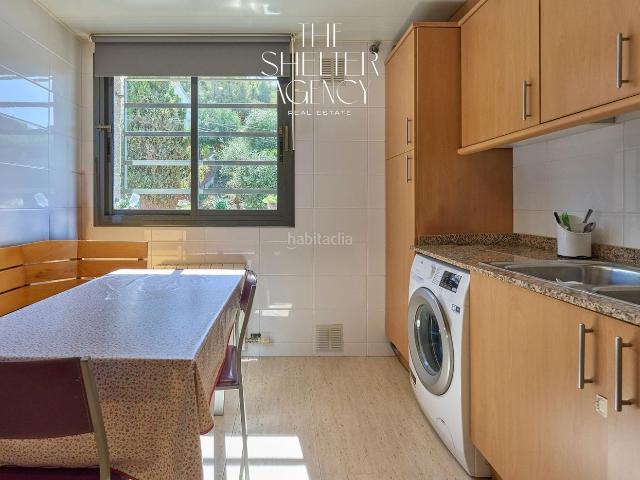 Casa adosada en venta en Sitges, Levantina Montgavina Quintmar Costa Dorada. Casa adosada esquinera con jardín y piscina comunitaria en Quint Mar, Sitges. Casas adosadas.