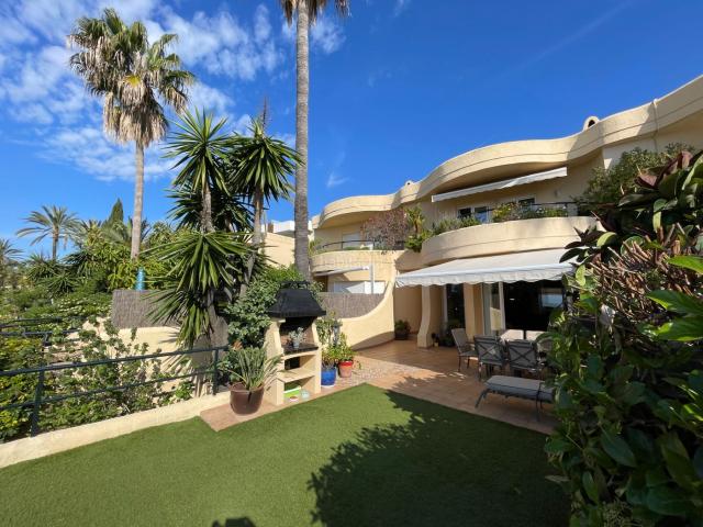 Casa adosada en venta en Sitges, Vallpineda Santa Bàrbara Costa Dorada. Casa Adosada con vistas al Mar. Casas adosadas.