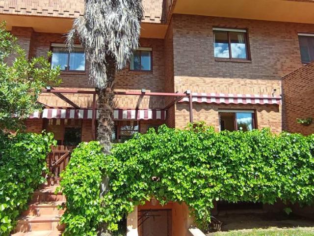 Casa adosada en Venta en Simancas