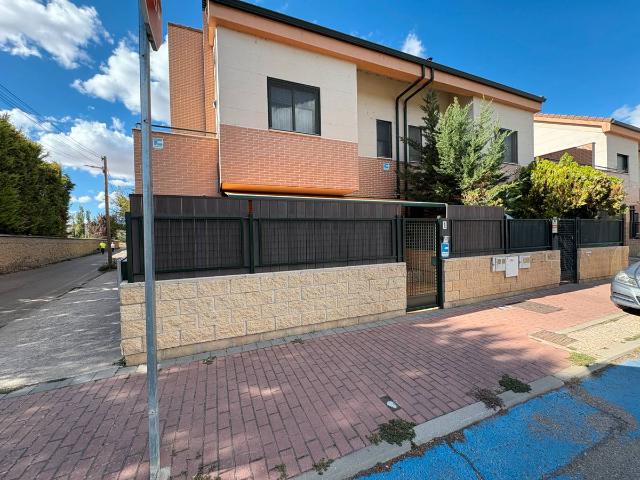 Casa adosada en Venta en Simancas