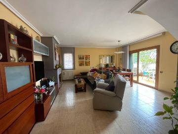 Casa adosada en Venta en Singuerlín