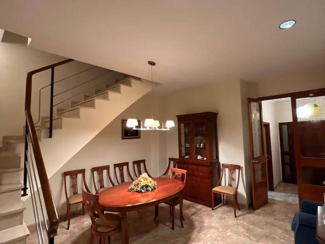 Casa adosada en Venta en Sueca ciudad