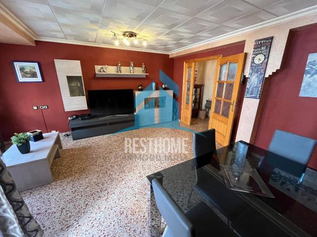 Casa adosada en Venta en Sueca ciudad