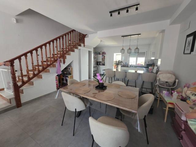 Casa adosada en Venta en Sueca ciudad