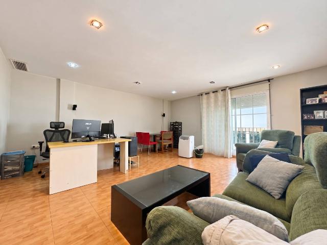 Casa adosada en Venta en Sueca ciudad