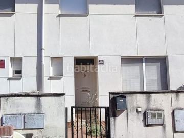 Casa adosada en venta en Pozaldez. Chalet Independiente, Ideal para INVERTIR o para VIVIR en POZALDEZ. NO COBRAMOS HONORARIOS AL COMPRADOR. Casas adosadas.