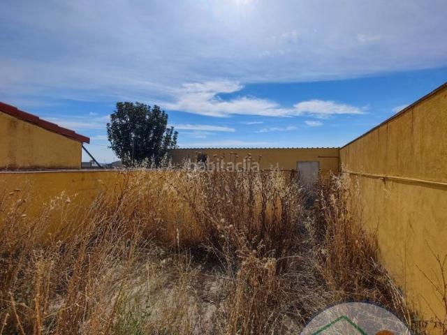 Casa adosada en venta en Pozaldez. Vivienda adosada en Pozaldez Valladolid. Consta de dos plantas a reformar con la posibilidad de convertirlo en el piso que siempre. Casas adosadas.
