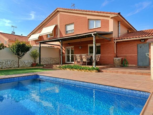 Casa adosada en Venta en Pozo de Guadalajara