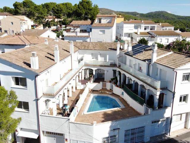 Casa adosada en venta en Pobla de Montornès La. Adosada de 4 dormitorios, barbacoa y piscina comunitaria en La Pobla de Montornès Zona El Castell. Casas adosadas Pobla de Montornès.