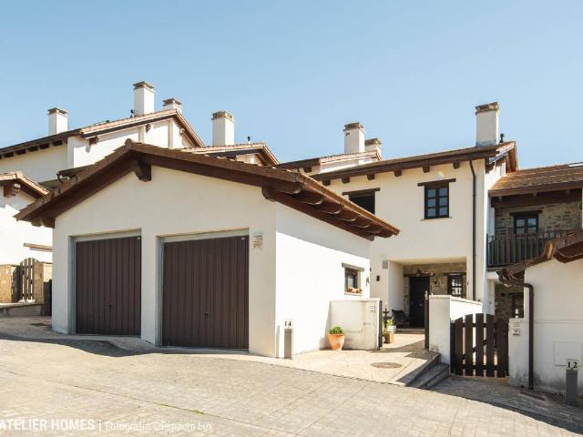 Casa adosada en Venta en Poblaciones norte