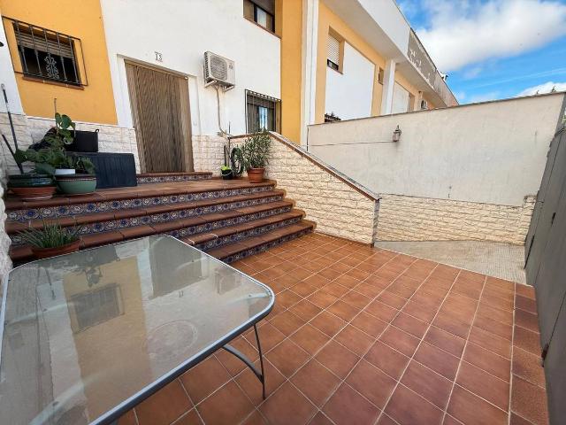 Casa adosada en Venta en Poblete