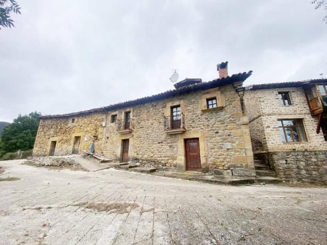 Casa adosada en Venta en Polaciones