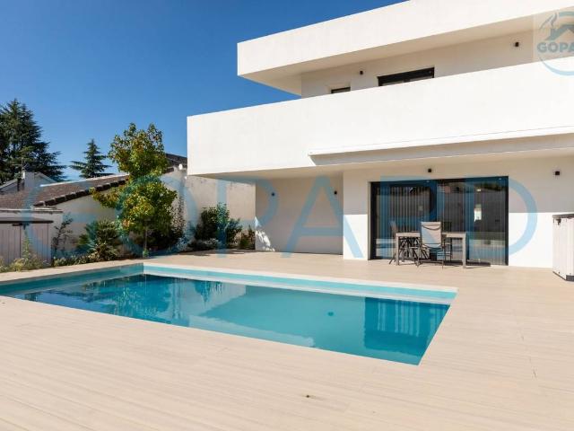 Casa adosada en Venta en Polideportivo Colonia