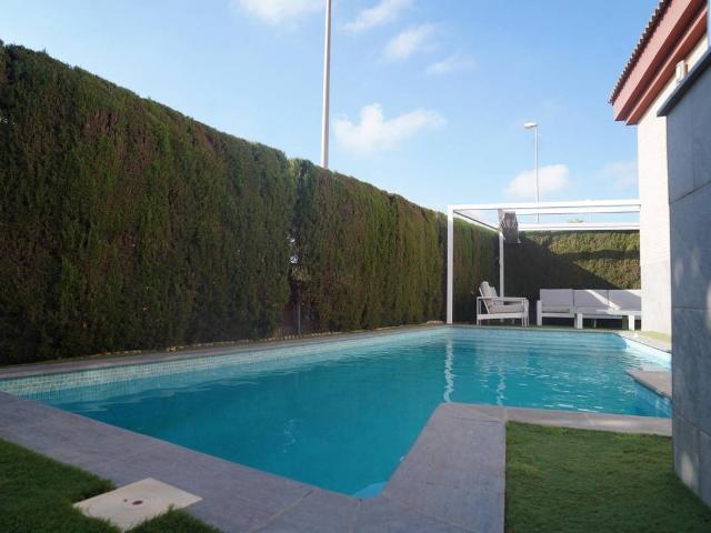 Casa adosada en Venta en Polígono Santa Ana