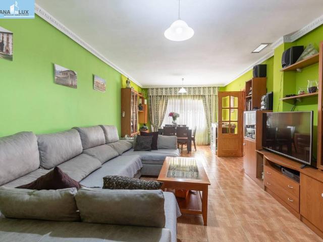Casa adosada en Venta en Poniente