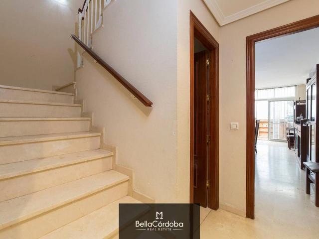 Casa adosada en Venta en Poniente Norte Miralbaida Parque Azahara